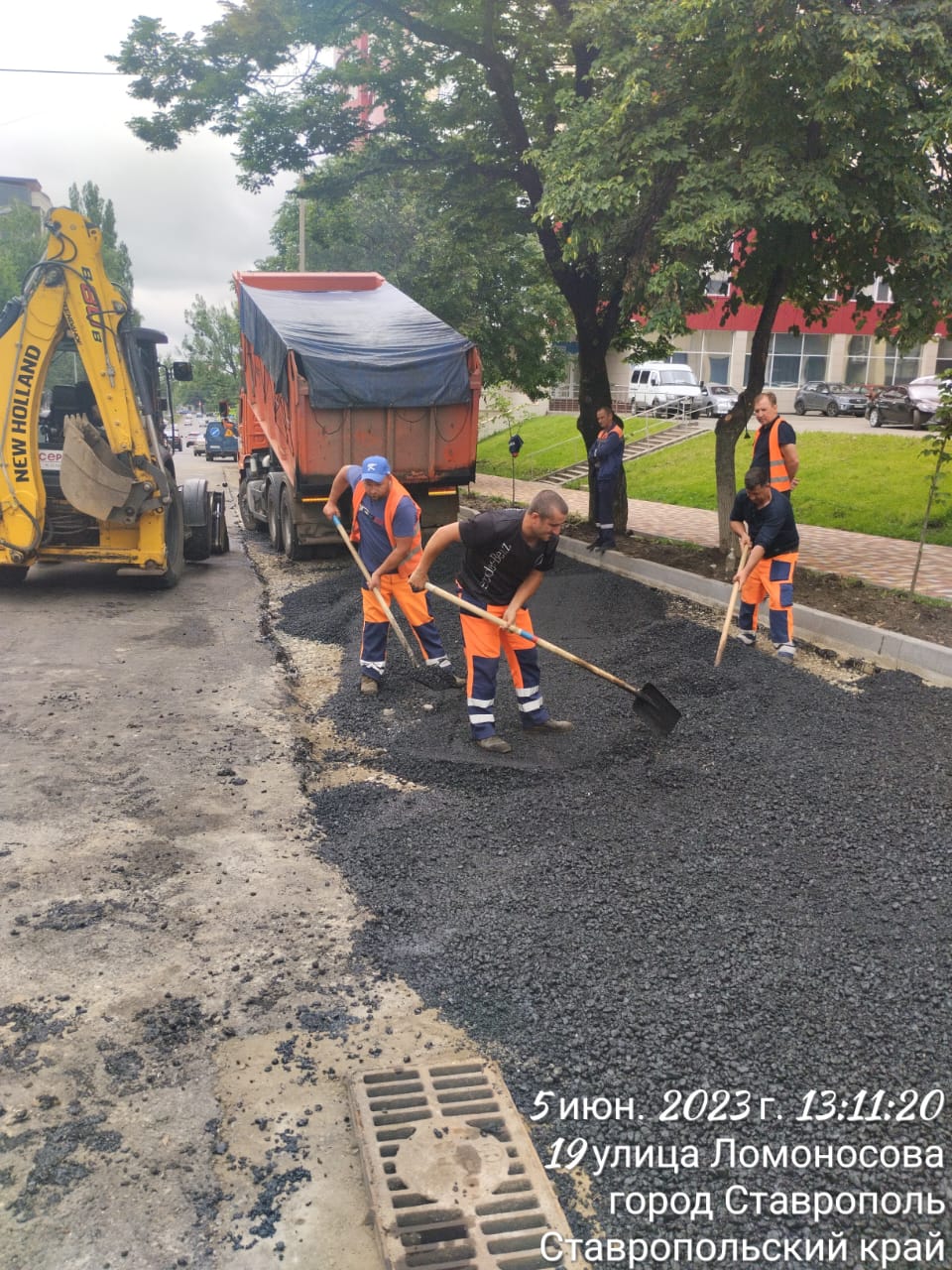 В Ставрополе на улице Шпаковской приступили к ремонту пешеходных связей